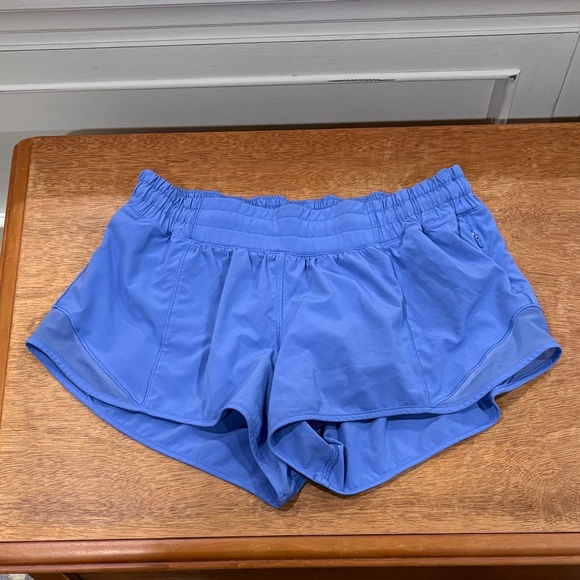 Lululemon Hotty Hot Low-Rise Lined Short 2.5" Blue Nile - Picture 4 of 7